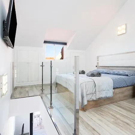 Playa Vistas With Breathtaking Sea View, Only 100 M To The Sea, Heated Pool, Aircondition For A Fee, Wifi Appartamento Playa de las Americas (Tenerife)