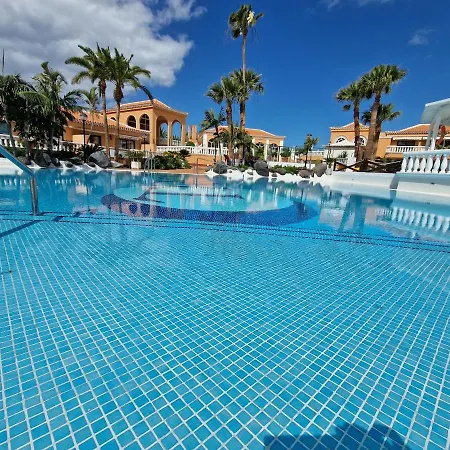 Playa Vistas With Breathtaking Sea View, Only 100 M To The Sea, Heated Pool, Aircondition For A Fee, Wifi Appartement Playa de las Américas